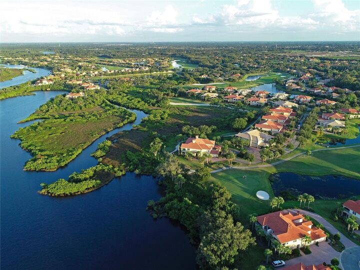 Property Photo: 9411 Discovery Terrace 102B FL 34212