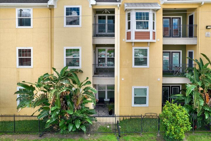 Property Photo:  1810 E Palm Avenue 5222  FL 33605 