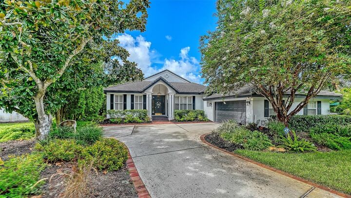 Property Photo:  17 Bayhead Lane  FL 34229 