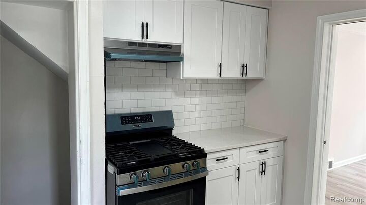 Property Photo: 19751 Ardmore Street MI 48235 1504