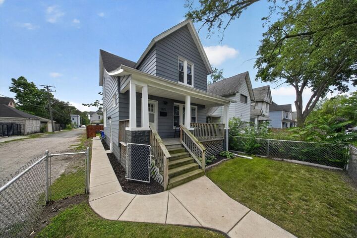 Property Photo:  5827 Baker Street  MI 48209-2140 