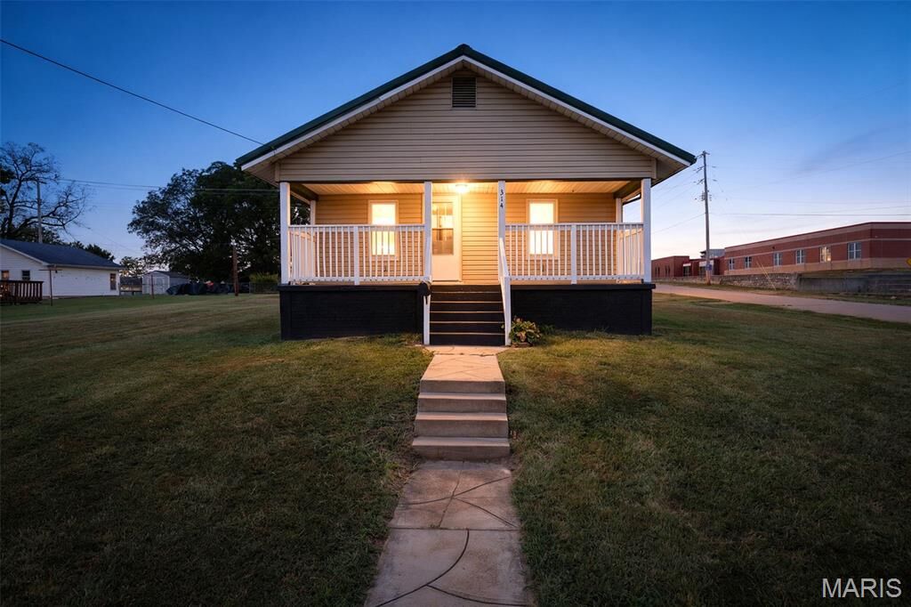 Property Photo: 314 9th Street MO 63601