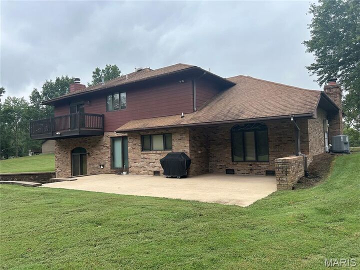 Property Photo:  250 Hoffmann Lane  IL 62226 
