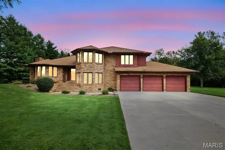 Property Photo: 250 Hoffmann Lane IL 62226