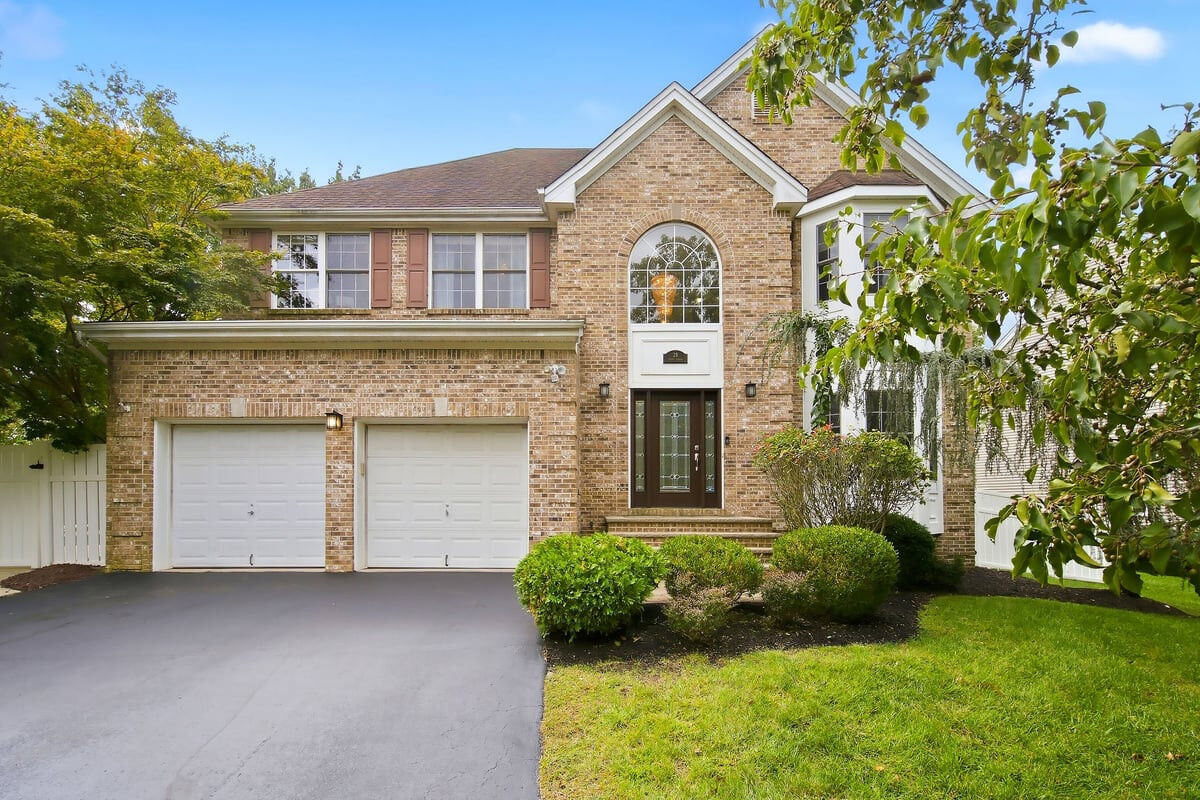 Property Photo:  