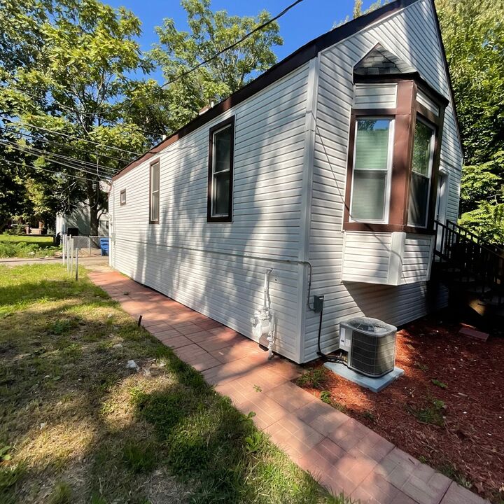 Property Photo: 6508 S Carpenter Street 3 IL 60621