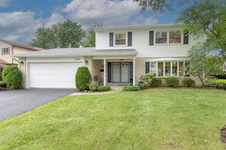 Property Photo: 1326 S Fernandez Avenue IL 60005