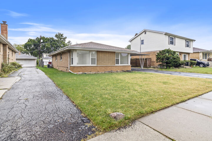Property Photo:  7915 Massasoit Avenue  IL 60459 