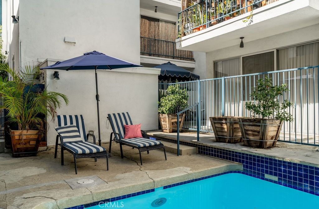 Property Photo: 400 S La Fayette Park Place 315 CA 90057