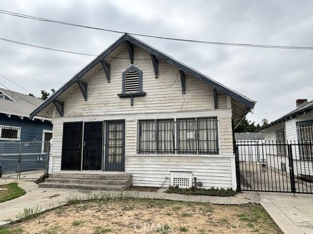 Property Photo:  1524 W 22nd  CA 90007 