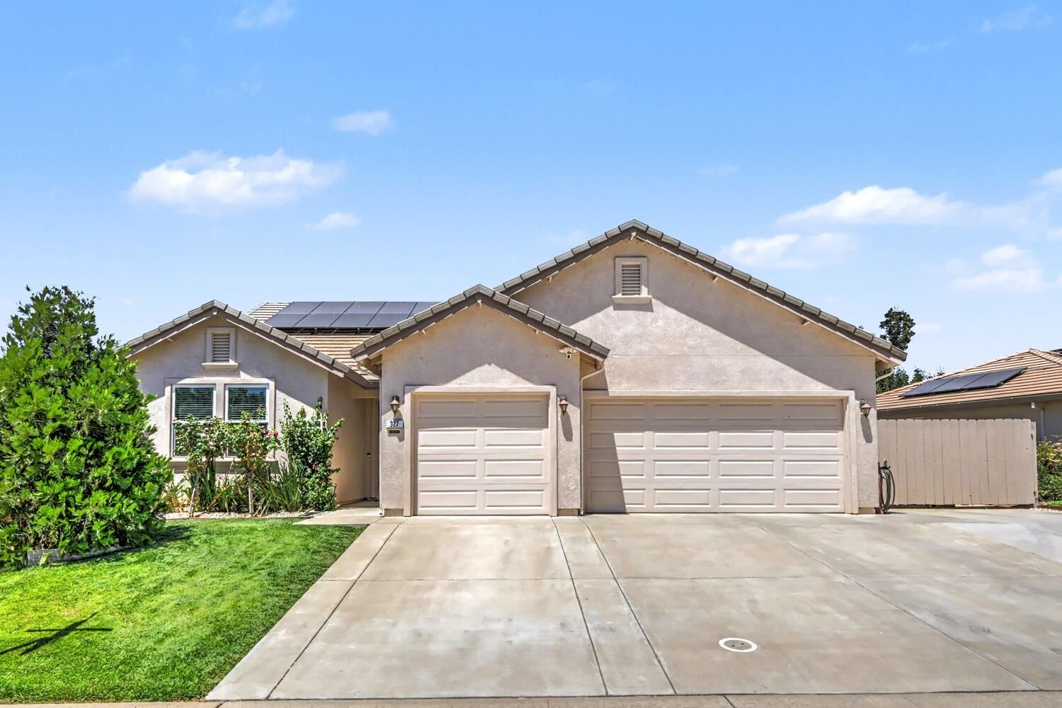 Property Photo: 327 Manor Drive CA 95640