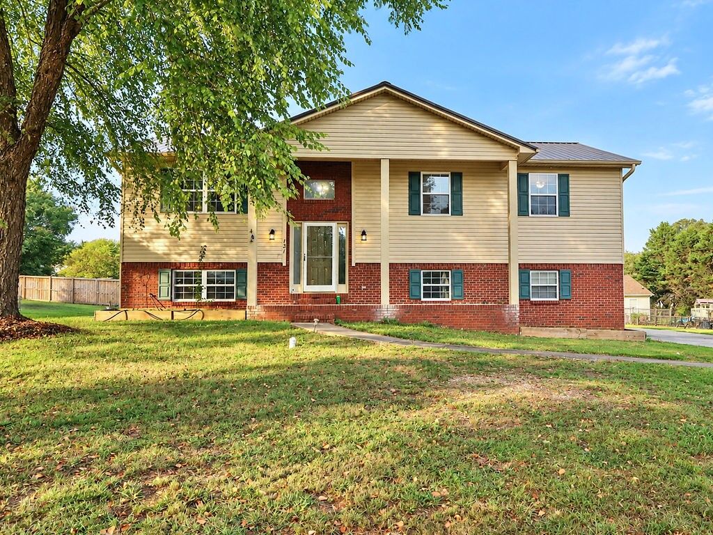 Property Photo: 131 Cody St NW TN 37312