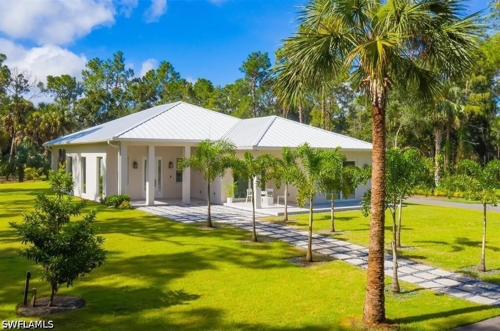 Property Photo: 3740 3rd Avenue SW FL 34117