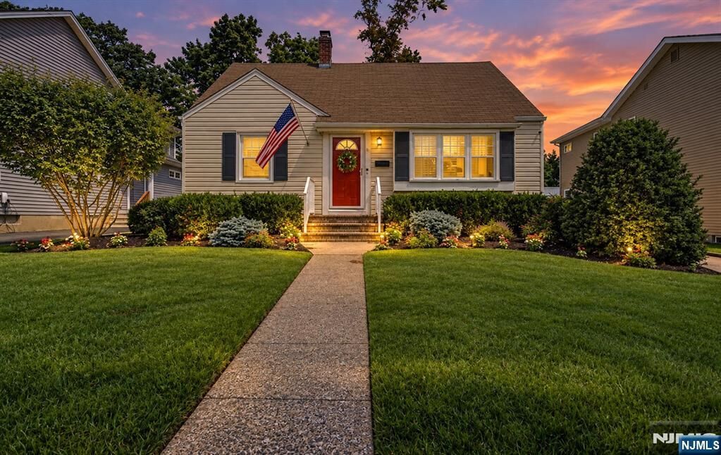 Property Photo:  91 Lynwood Road  NJ 07044 