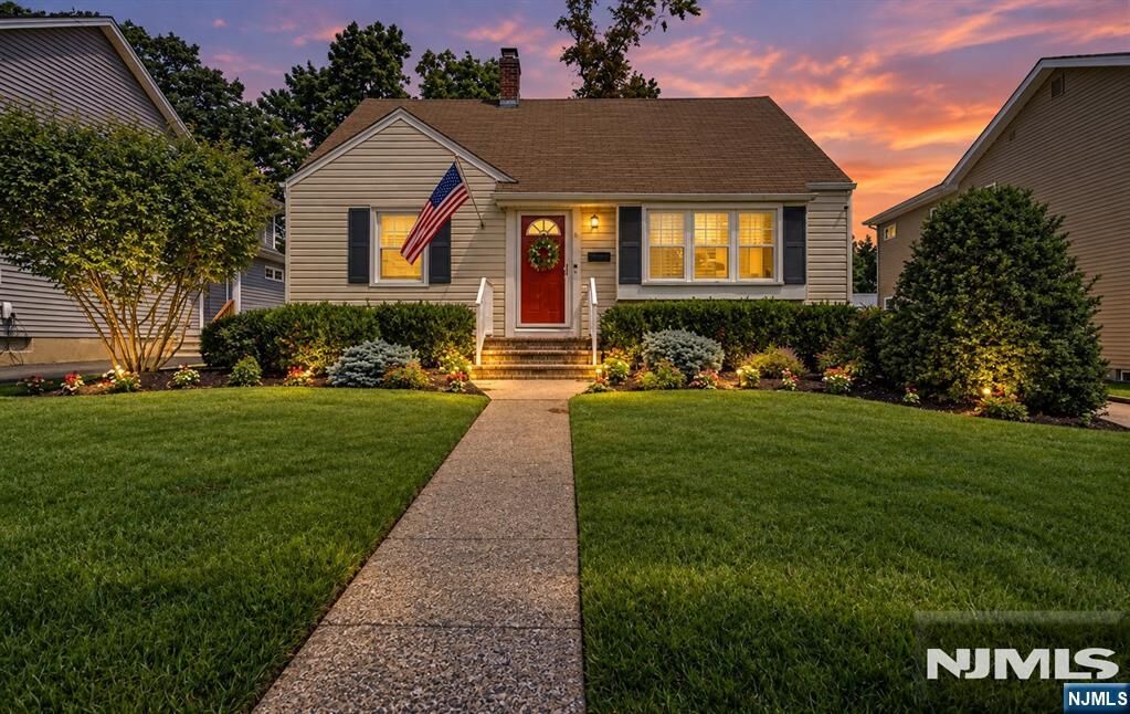 Property Photo:  91 Lynwood Road  NJ 07044 