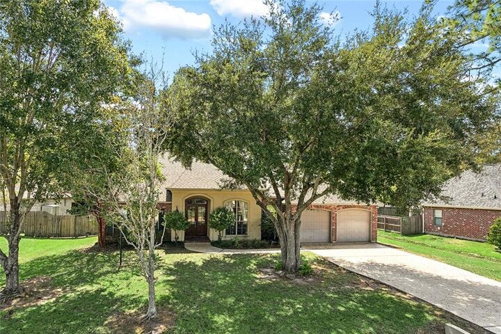 Property Photo:  3154 Grove Court  LA 70448 