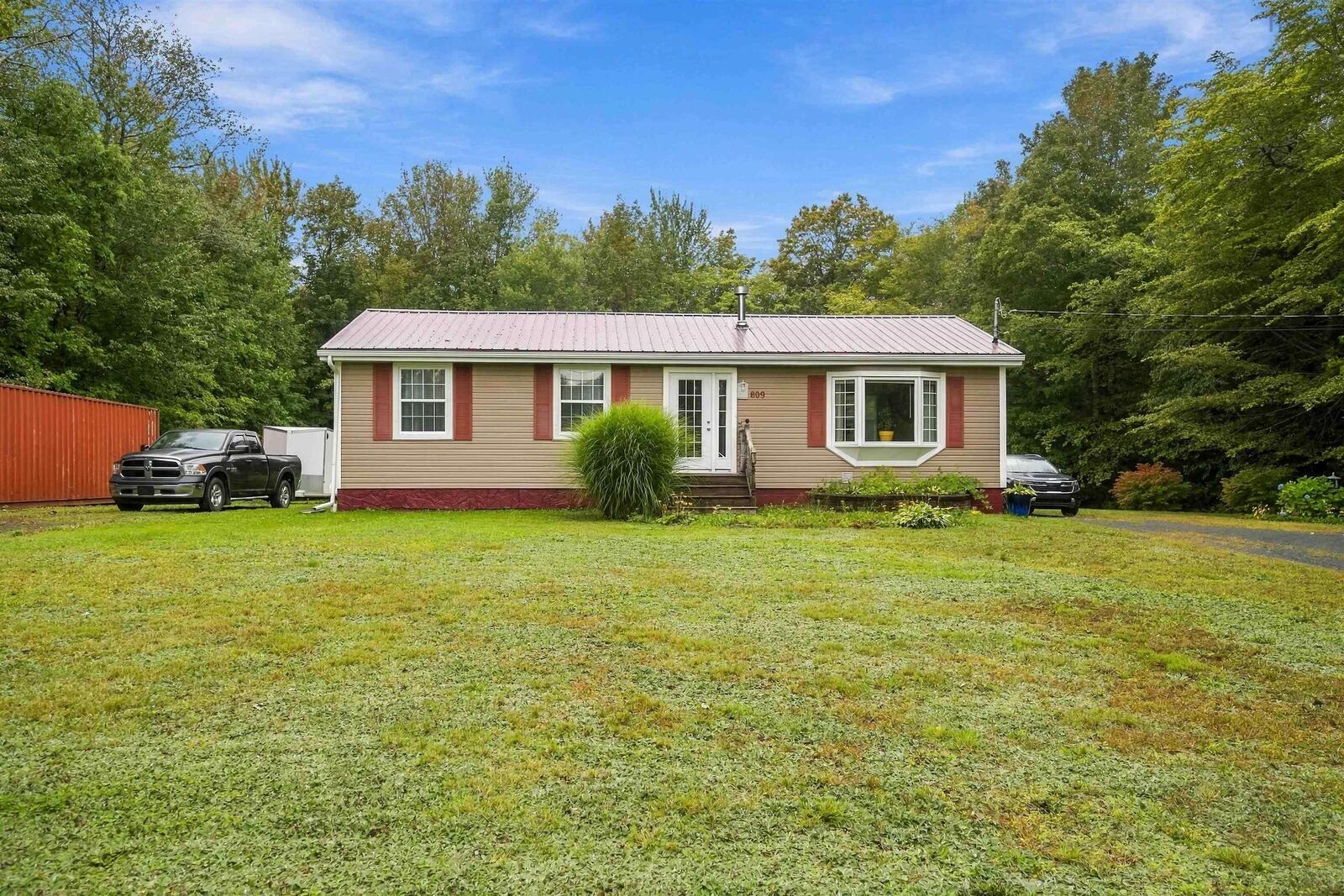 Property Photo: 809 Cleveland Road NS B0P 1E0