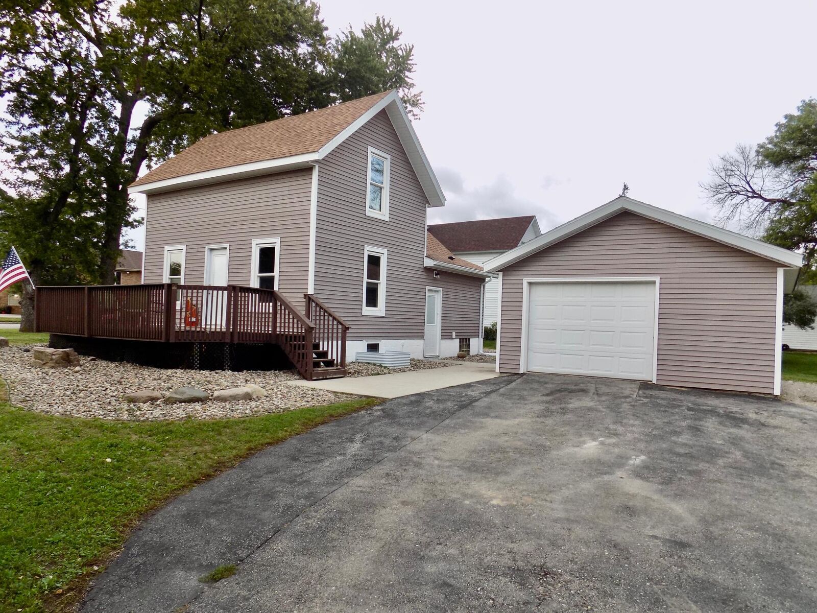 Property Photo:  303 1st Avenue SE  MN 55936 