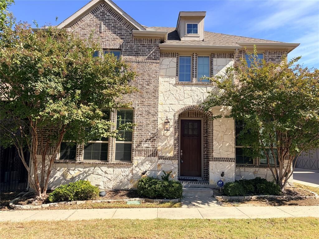 Property Photo:  2432 Cathedral Drive  TX 75080 