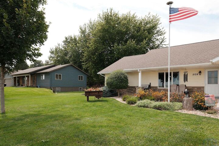 Property Photo: 509 13th Avenue NE IA 51250