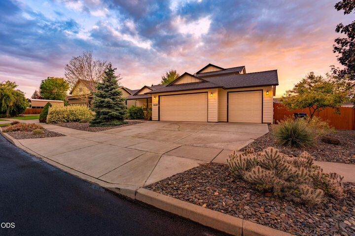 Property Photo:  2829 NW 19th Street  OR 97756 
