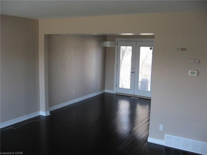 Property Photo: 124 Avalon Place ON N2M 4N7