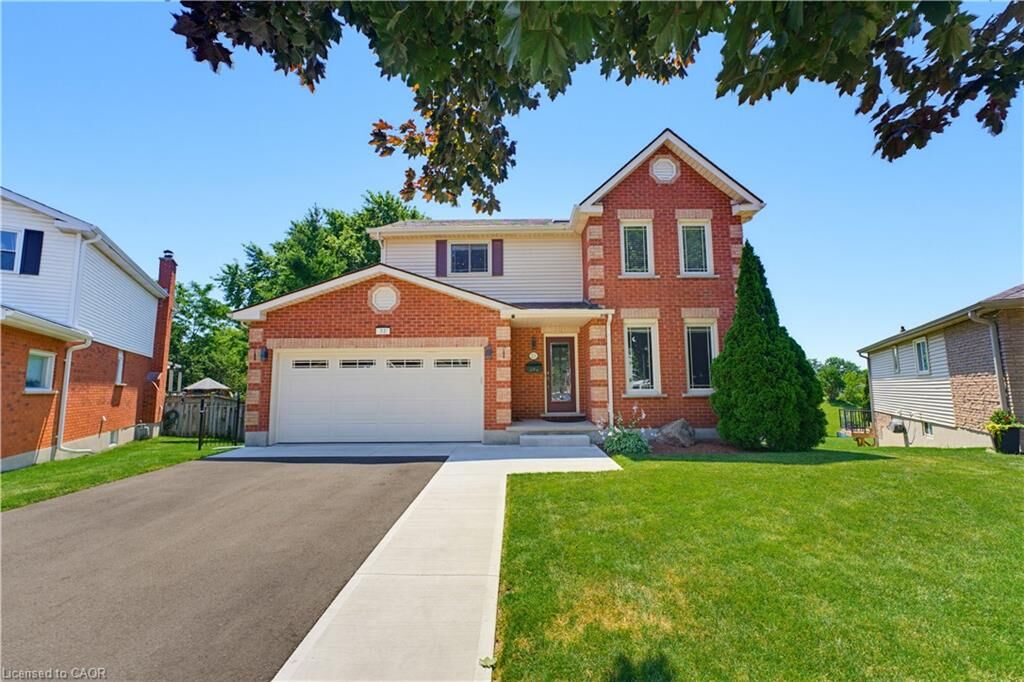 Property Photo:  32 Stonehaven Place  ON N1S 4V8 