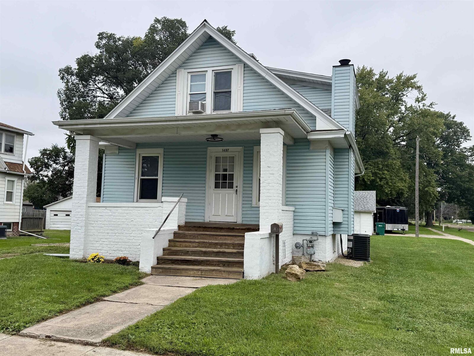 Property Photo:  1497 E Losey Street  IL 61401 
