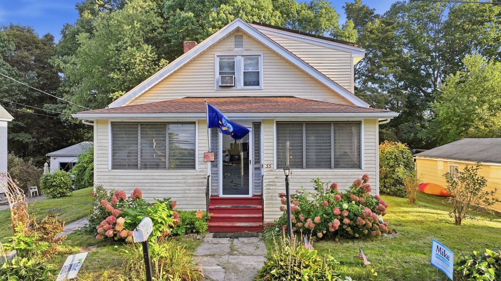 Property Photo:  55 Clover St  MA 01603 
