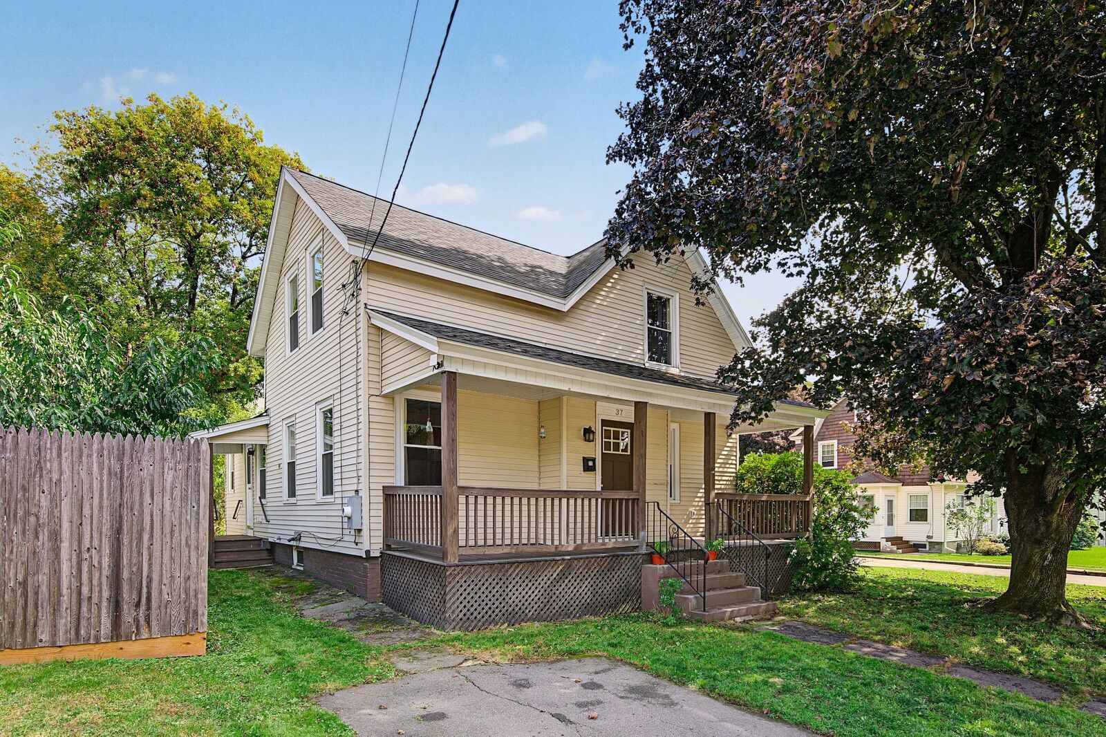 Property Photo:  37 Elm St  MA 01301 