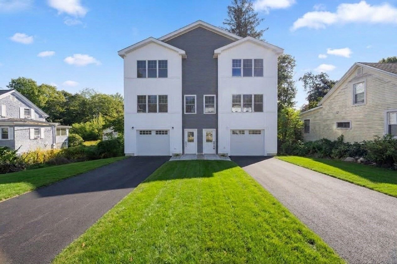 Property Photo: 17 Crosby St B MA 01570