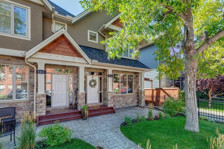 Property Photo:  2413 2 Avenue NW 1  AB T2N 0H5 