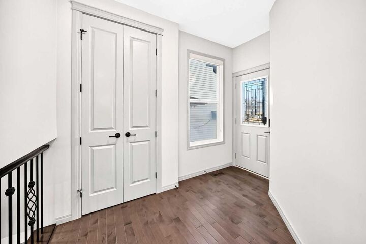 Property Photo:  124 Nolanfield Way NW  AB T3R 0M8 