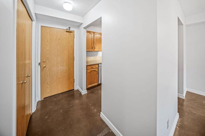 Property Photo:  2211 29 Street SW 201  AB T3E 2K1 