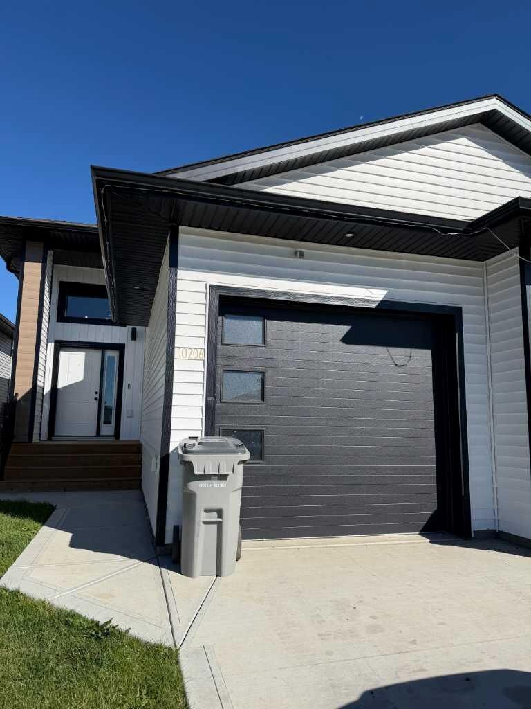 Property Photo:  10206 128 Avenue B  AB T8V 6S9 