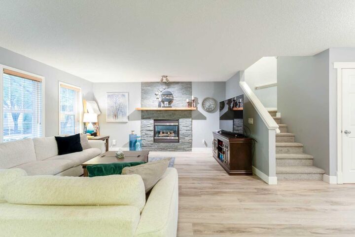 Property Photo: 43 Elgin Drive SE AB T2Z 3Y7