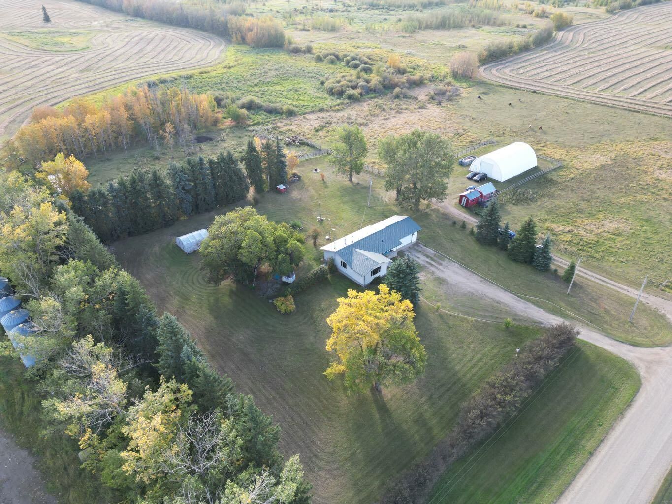 Property Photo:  433049 Range Road 274  AB T4J 1R4 