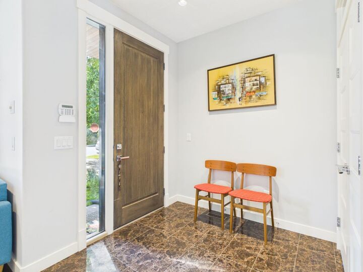 Property Photo:  442 23 Avenue NE  AB T2E 1V9 