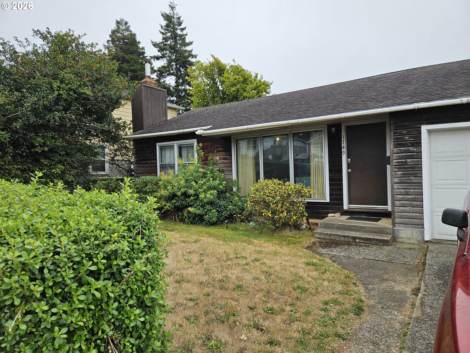Property Photo:  1749 Juniper Ave  OR 97420 