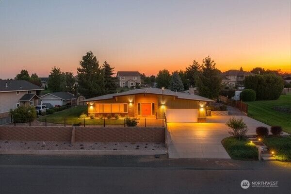 Property Photo:  61  Pelican Place  NE  WA 98837 