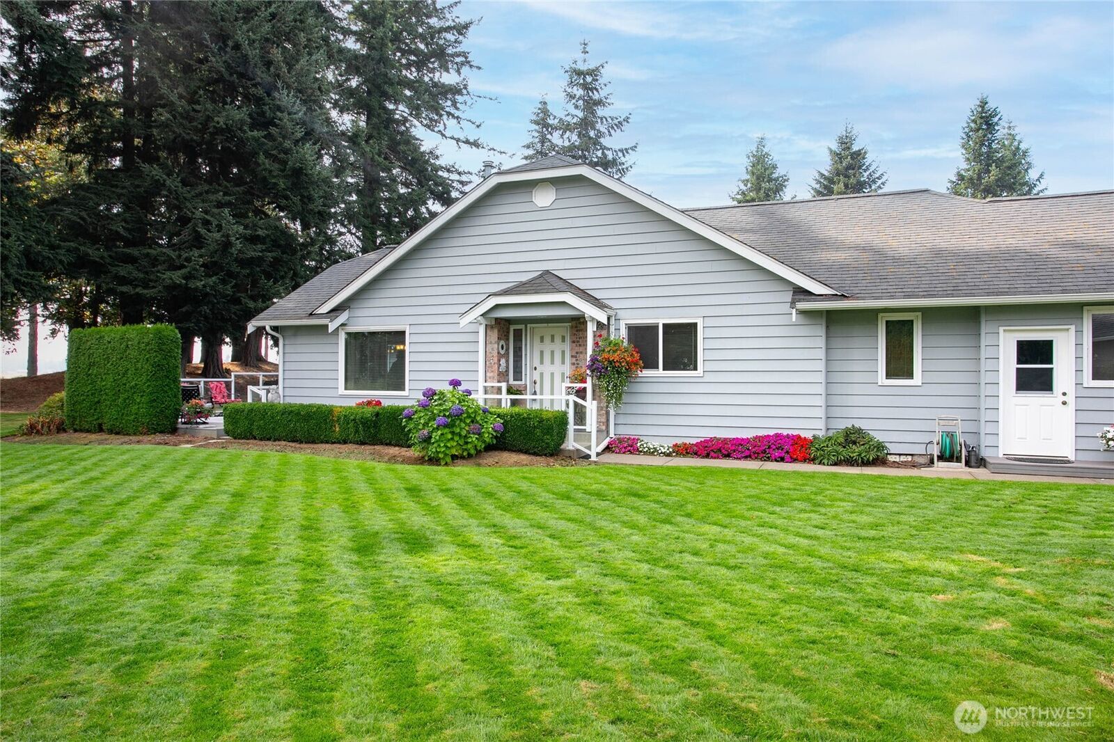 Property Photo:  6842  Raspberry Drive B  WA 98247 