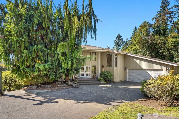 Property Photo: 11925 73rd Place NE WA 98034