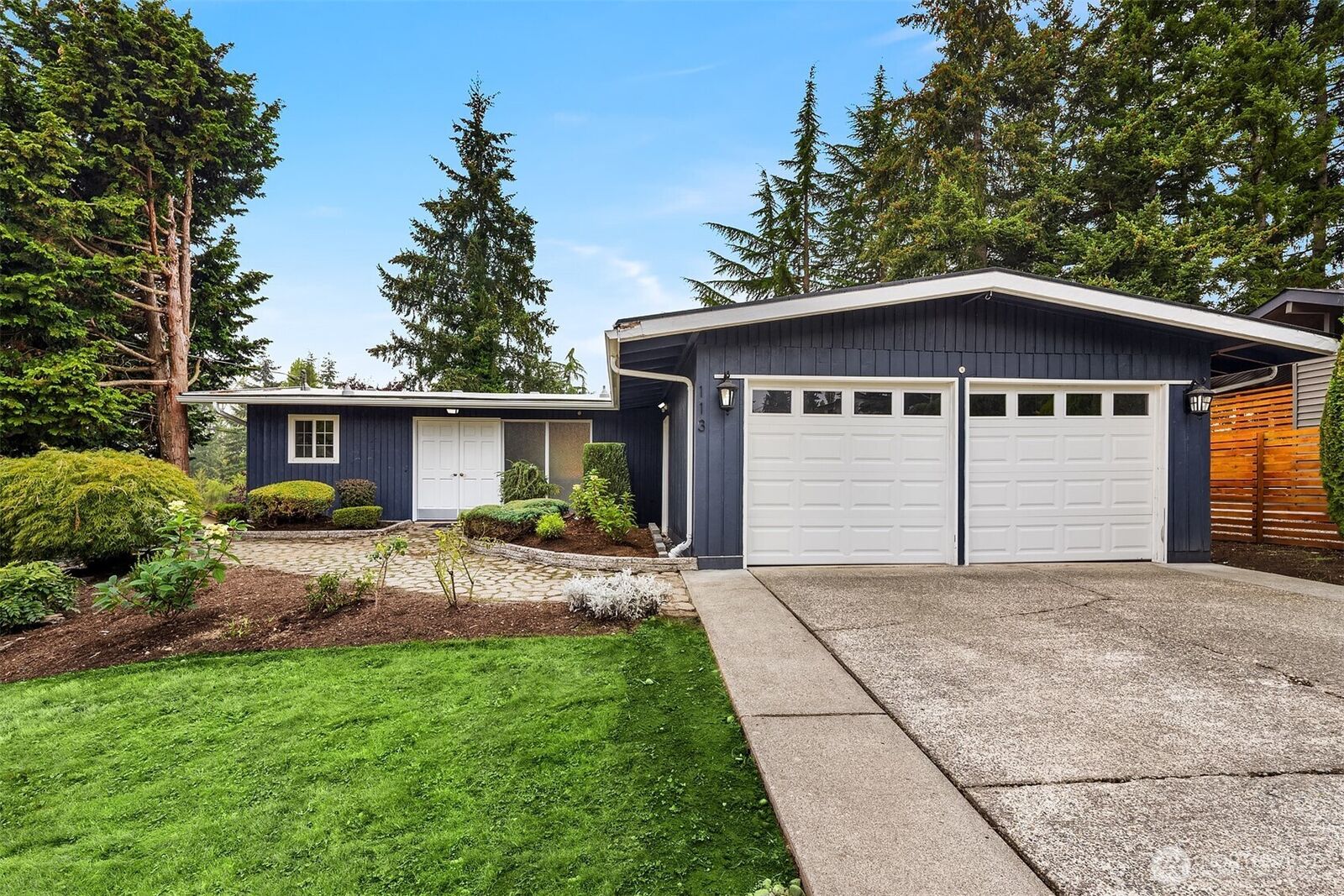 Property Photo: 113 152nd Place SE WA 98007