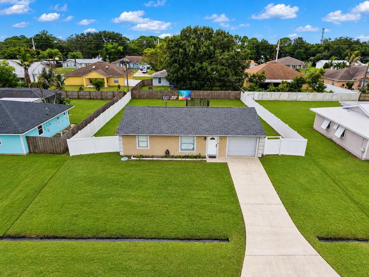 Property Photo: 420 SW Parish Terrace FL 34984
