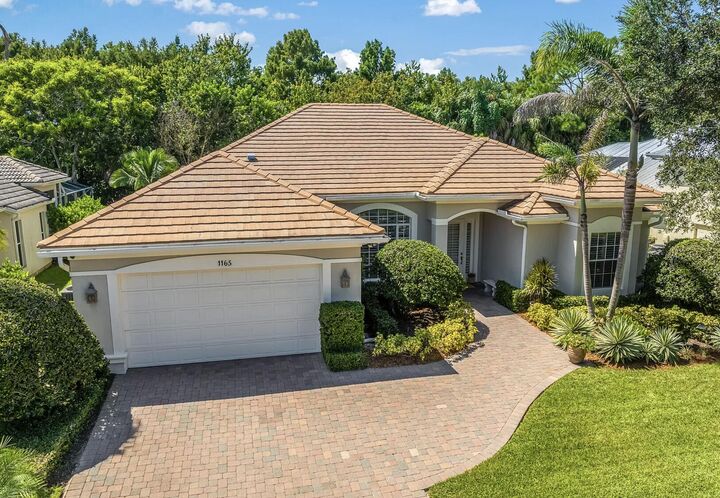 Property Photo: 1165 Ansley Avenue SW FL 32968