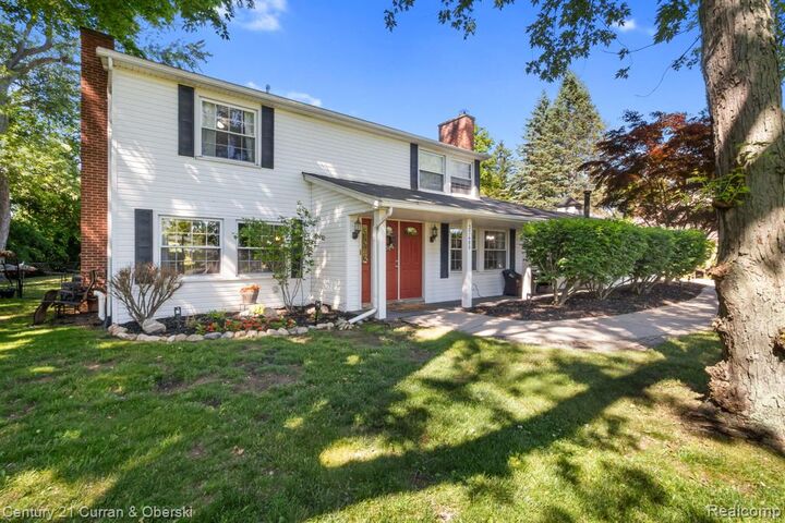 Property Photo:  37480 Rhonswood Drive  MI 48167 