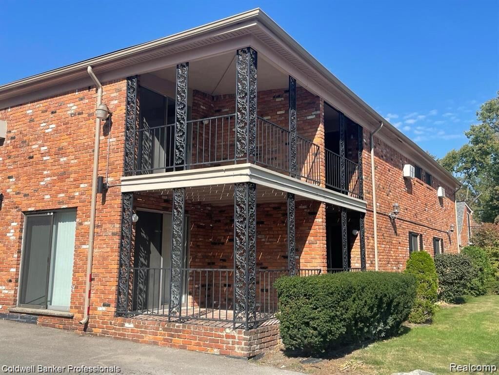 Property Photo:  620 E Lincoln Avenue 10  MI 48067 