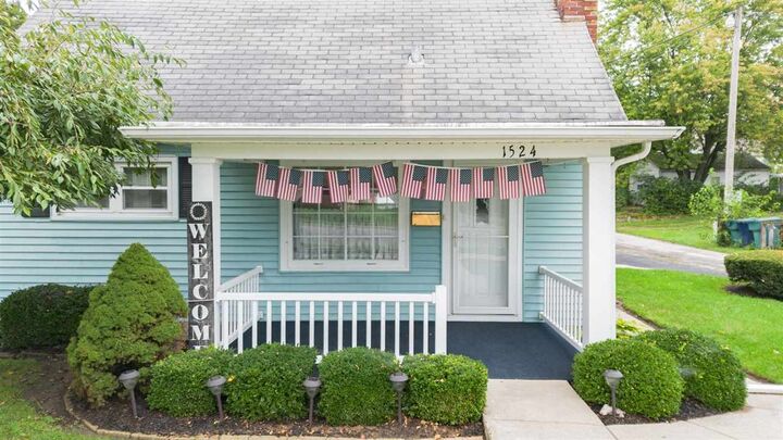 Property Photo:  1524 W Main Street  IN 47374 
