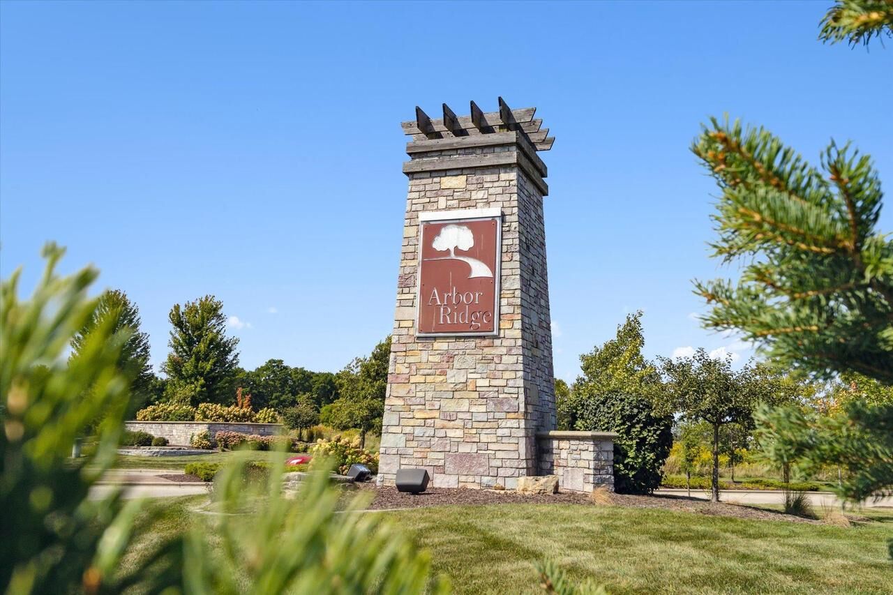 Property Photo:  2848 Oakridge Bend  WI 53548 