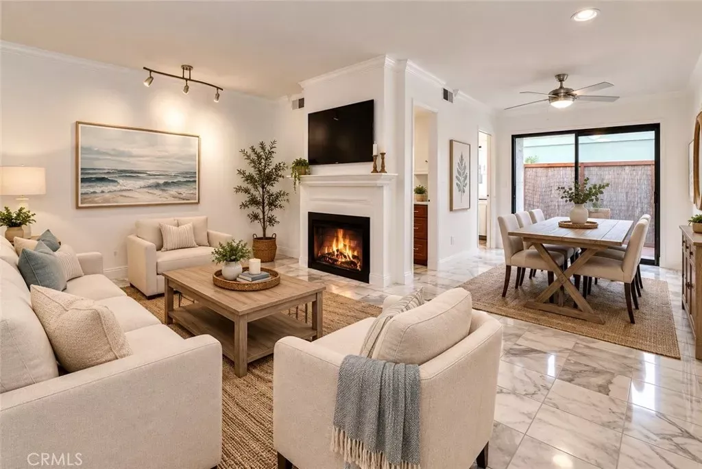 Property Photo:  229 W Wilson Street 10  CA 92627 